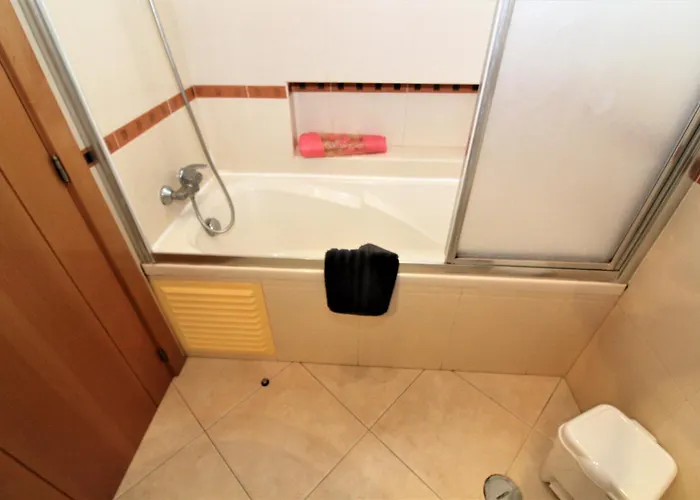 Waves View- * Albufeira